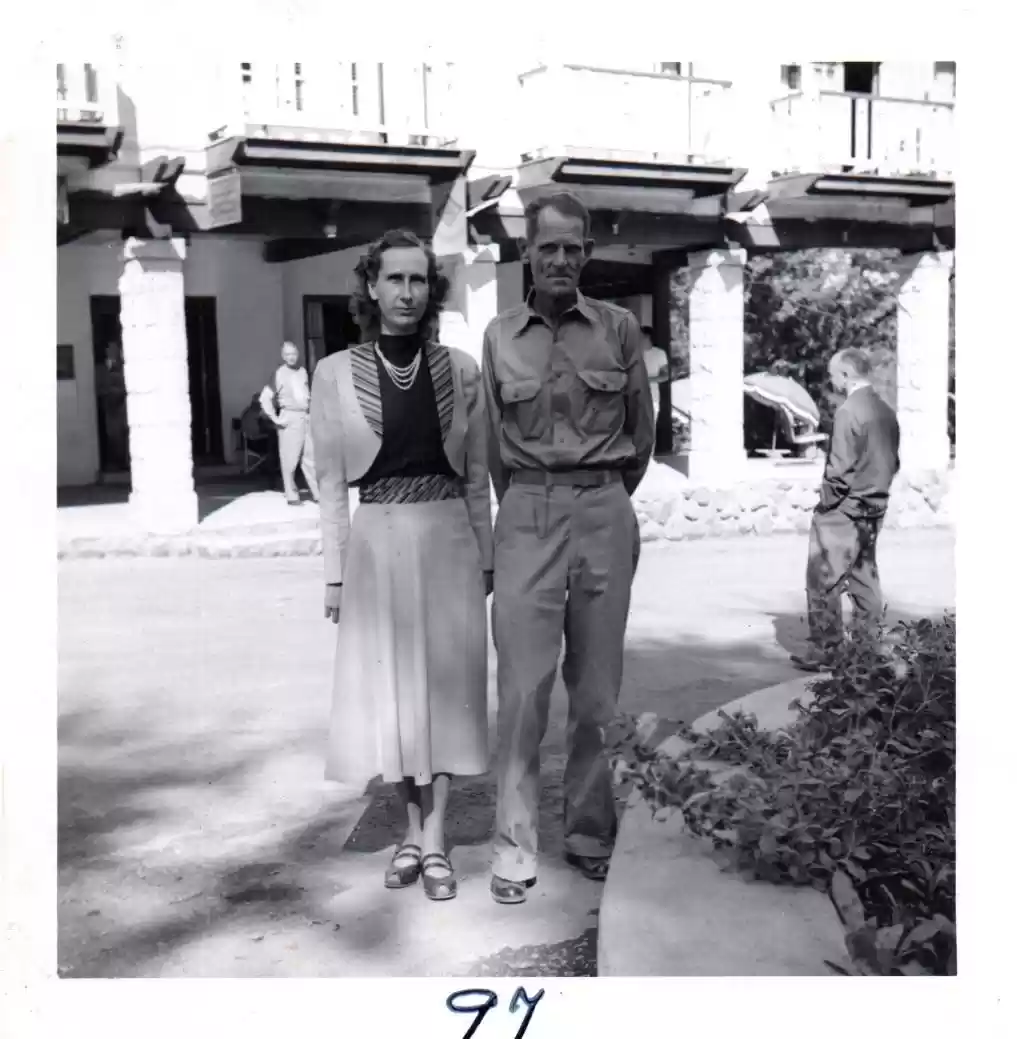 97-Mr. & Mrs. J.M. Dahl, Fresno, Calif.